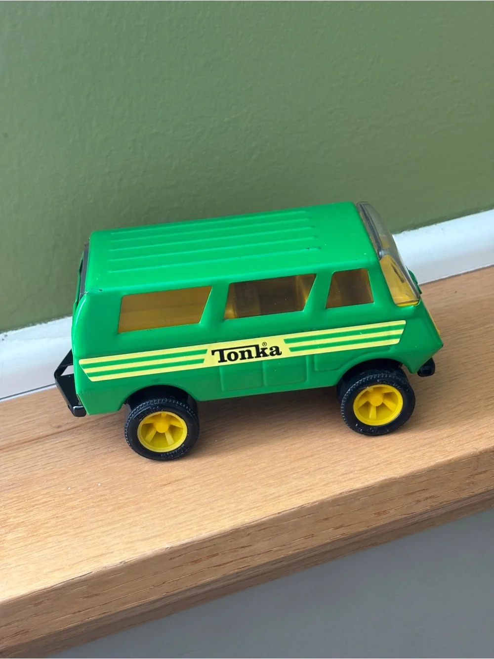 Vintage Tonka Green Pressed Steel Van 55450 Yellow Interior Made in USA Toy